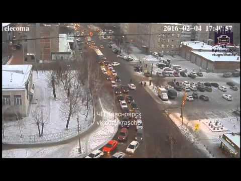 Авария в Красноярске с возгоранием волги 