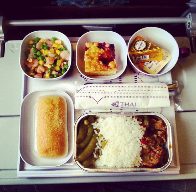 17. Thai Airways: Обед в эконом-классе
