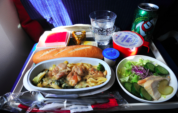5. Air France: Обед в эконом-классе