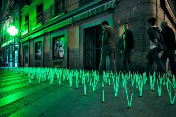 Вдохновляющие инсталляции на улицах мегаполисов