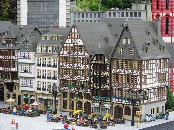 4. Город, сделанный целиком из LEGO. Леголенд парк, расположенный в Гинцбург, Германия