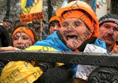 БАБУШКИ МАЙДАНА. А ВАМ НЕ ТОШНО ТЕПЕРЬ?