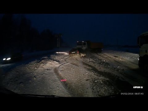 Вылетел со встречки под грузовик  