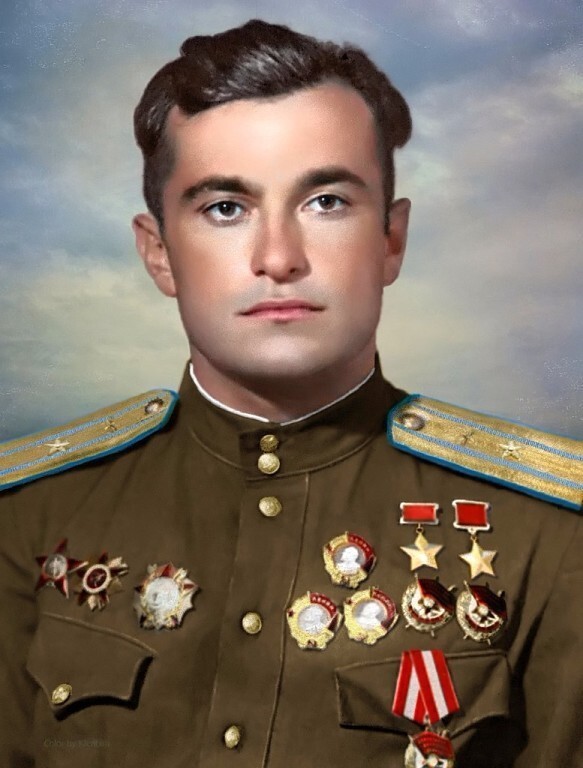 Амет-хан Султан – советский летчик, подполковник, заслуженный летчик-испытатель СССР, дважды Герой Советского Союза. Родился в городе Алупке под Ялтой. 