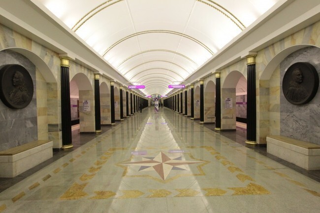 Адмиралтейская - самая глубокая станция метро в России 