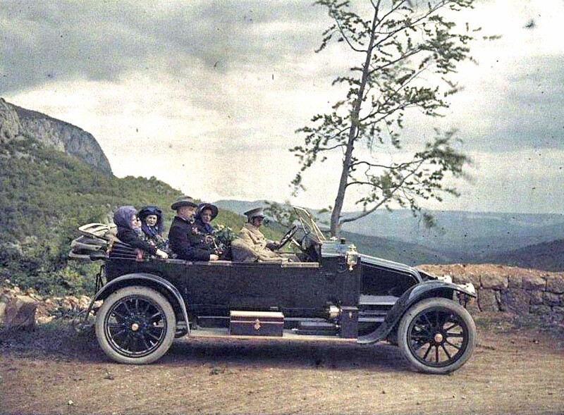 Автомобиль близ Ялты в 1911 г.: