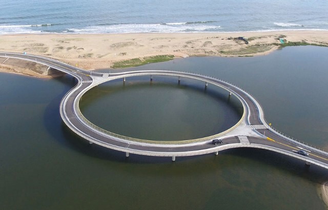 9. Мост в Уругвае, который призывает водителей сбавить скорость и насладиться великолепным видом