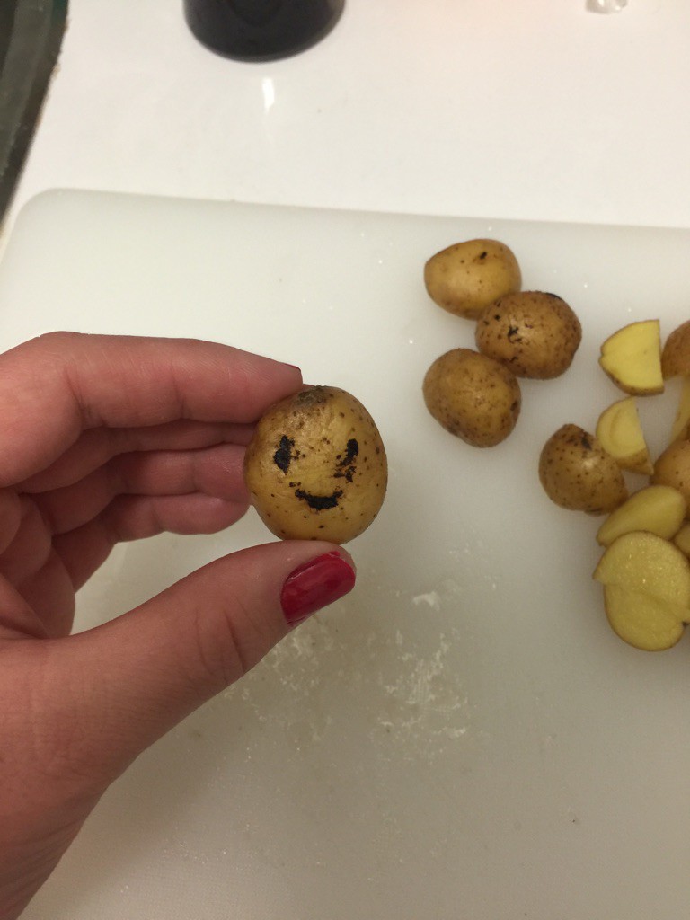 Смайлик на картошке 