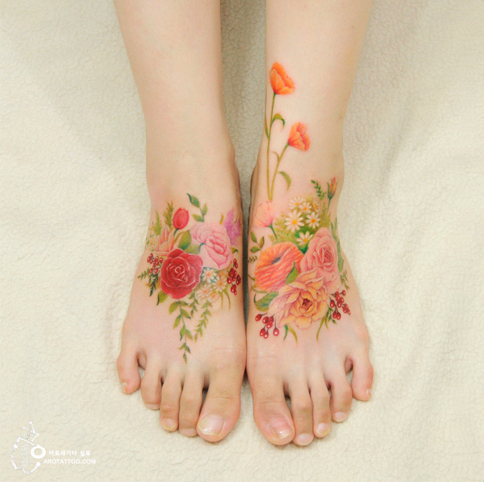 Цветочные татуировки, похожие на акварельные рисунки