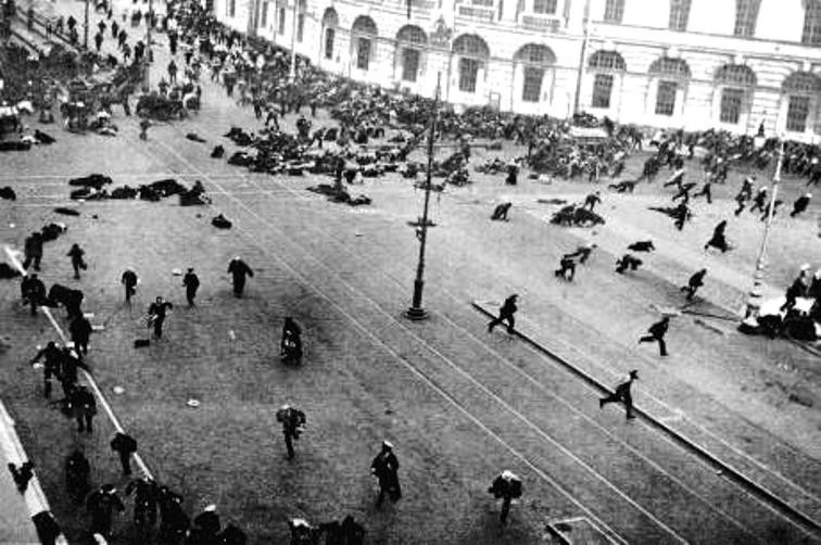 4 июля 1917 года. Либералы Временного Правительства расстреливают мирную демонстрацию