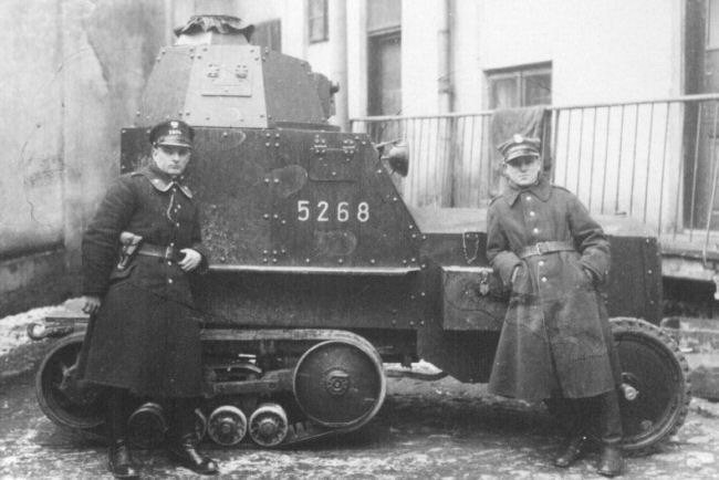Как польский бронеавтомобиль стал советским бронекатером