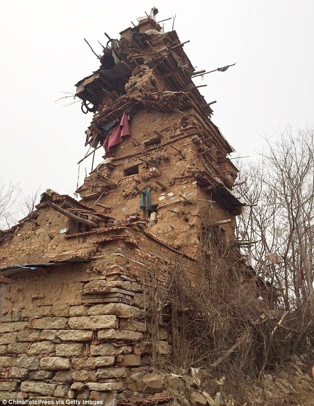 Душевнобольной китаец 10 лет строил 7-этажный дом для давно умерших братьев