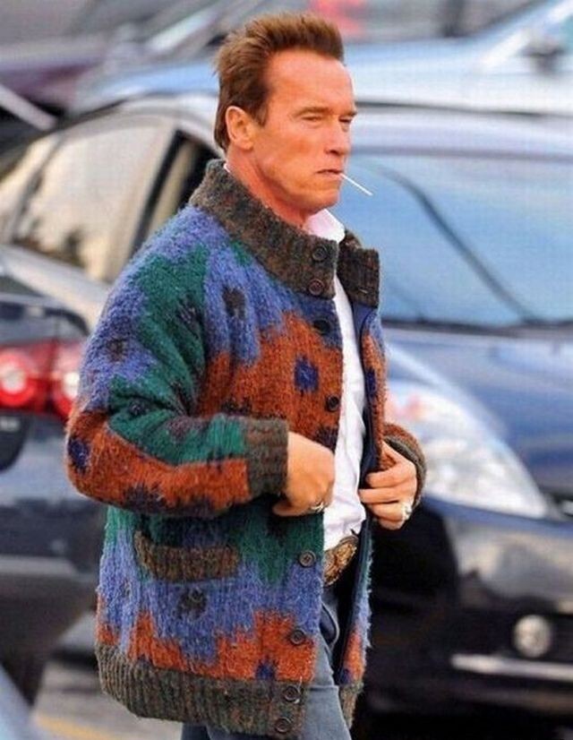 Причём если бабуля связала тебе свитер, ты просто обязан его носить. Будь ты хоть губернатором…