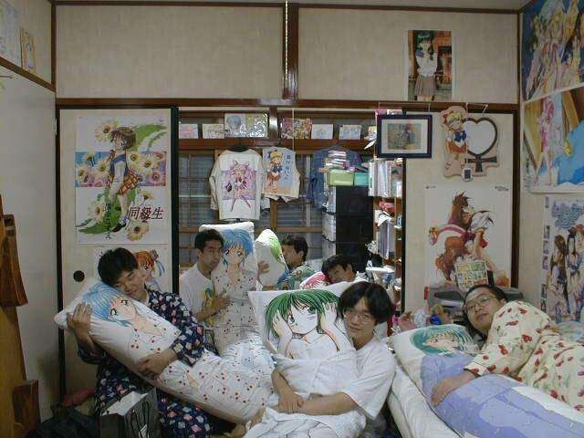 6. Пижамная вечеринка японских мальчиков 