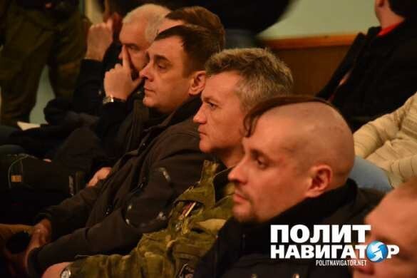 Яценюк и Аваков выводят на улицы Киева боевиков для борьбы с Русской весной