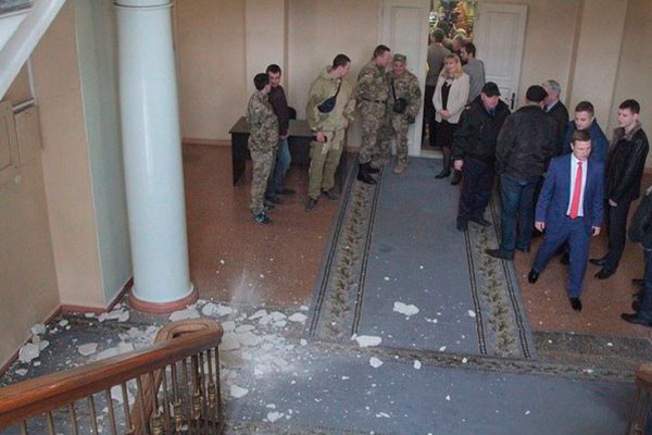 В Запорожском горсовете после признания России агрессором обрушился потолок