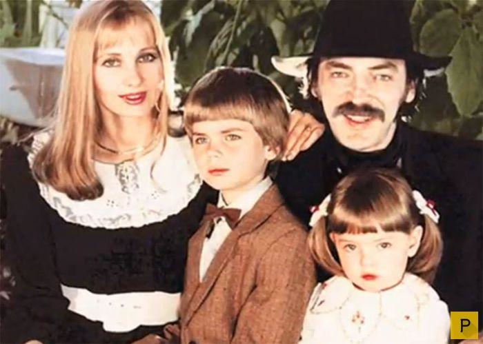 Михаил Боярский с семьёй