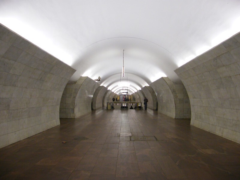 Тверская (Горьковская до 1990), глубина заложения 42 метра.