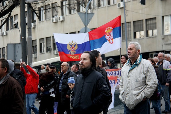 Сербия. Только что в центре Белграда услышала "Вставай, страна огромная!"