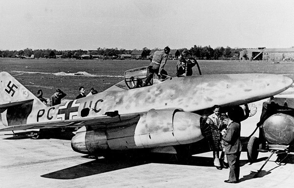 Как советские летчики учились сбивать реактивные самолеты