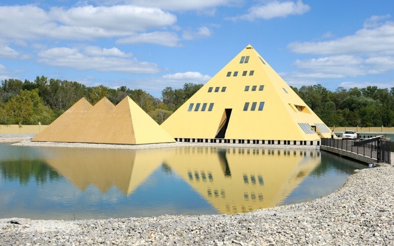 5. Пирамиды - Уодсворт, Иллинойс, США