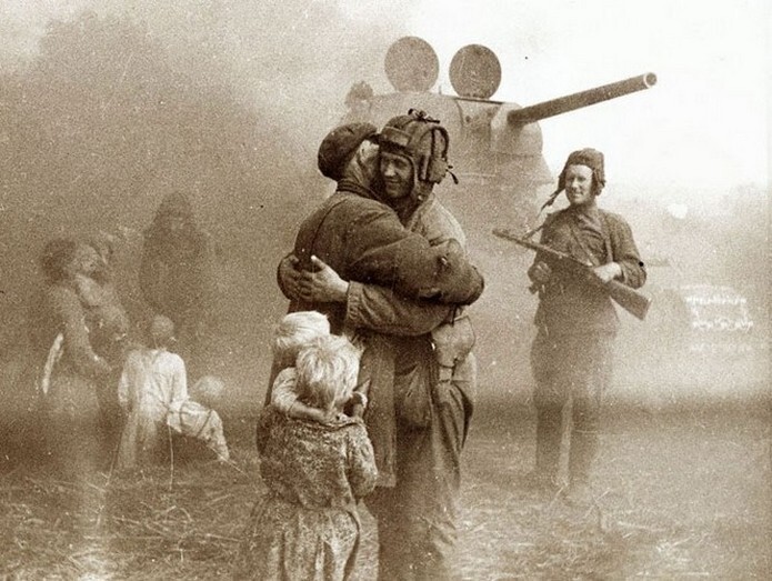 ПОБЕДИТЕЛИ. (Военные фото).