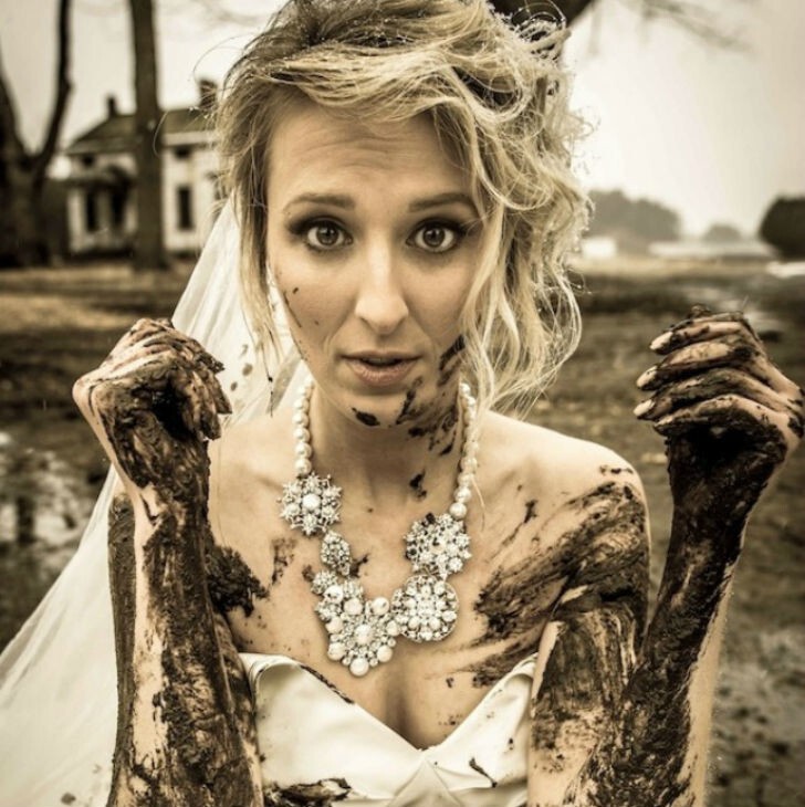 Платье в хлам — чумовой тренд свадебной фотографии