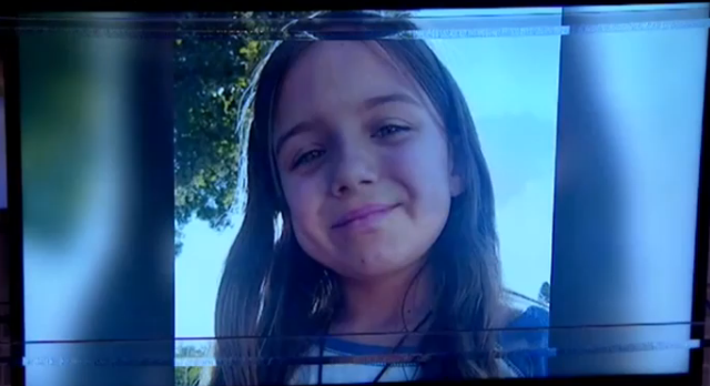 В Калифорнии 10-летняя девочка погибла под колёсами автомобиля, пытаясь спасти двух малышей.