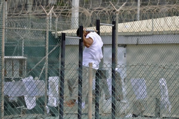 Как выглядит внутри американская тюрьма в Гуантанамо 