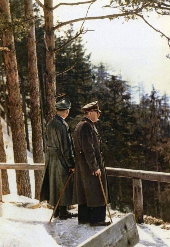 40. Гитлер и Гиммлер в Бергдорфе. 1944 год