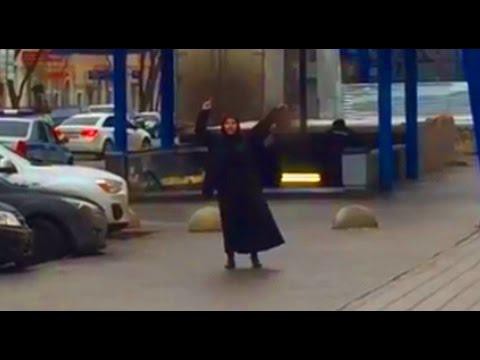 У метро «Октябрьское поле» задержали женщину с головой ребенка в руках   