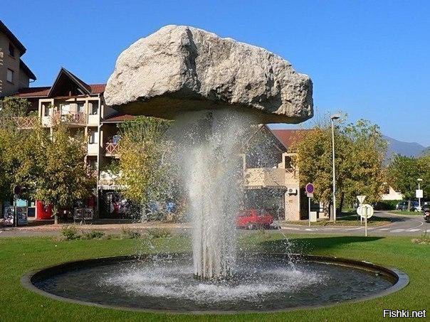 Необычный фонтан