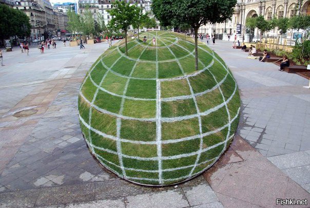 Невероятная зрительная иллюзия в Париже