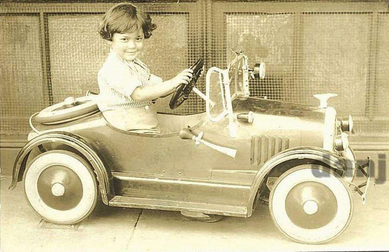 Детские педальные машинки первой половины XX века
