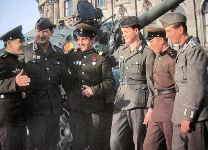 Между Вермахтом и Бундесвером: факты о Национальной народной армии ГДР