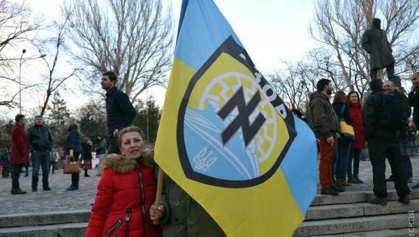 В Европу со свастикой. Чем грозит Украине скандал в Брюсселе?