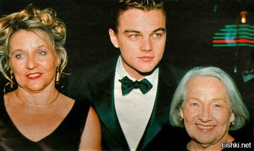 Леонардо ди Каприо со своей бабушкой Еленой Смирновой и мамой, на премьере &q...