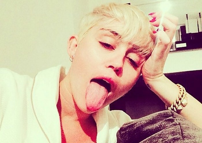 Они любят кривляться