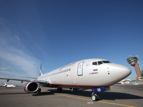«Аэрофлот» заказал для пассажиров шампанское на 185 млн рублей