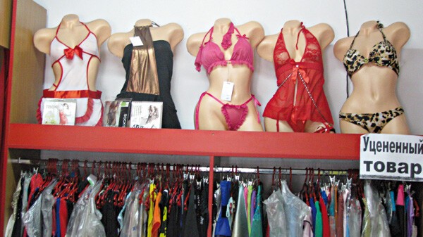 В Казахстане со склада секс-шопа украли три мешка фаллоимитаторов