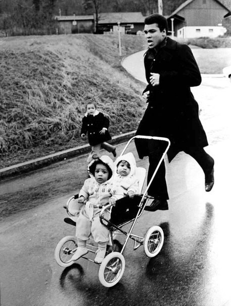 Мохаммед Али с дочерьми. Чикаго, 1971