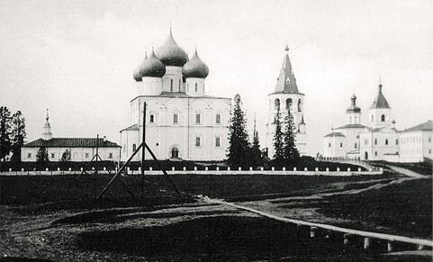 Здесь находилась первая Российская обсерватория.
