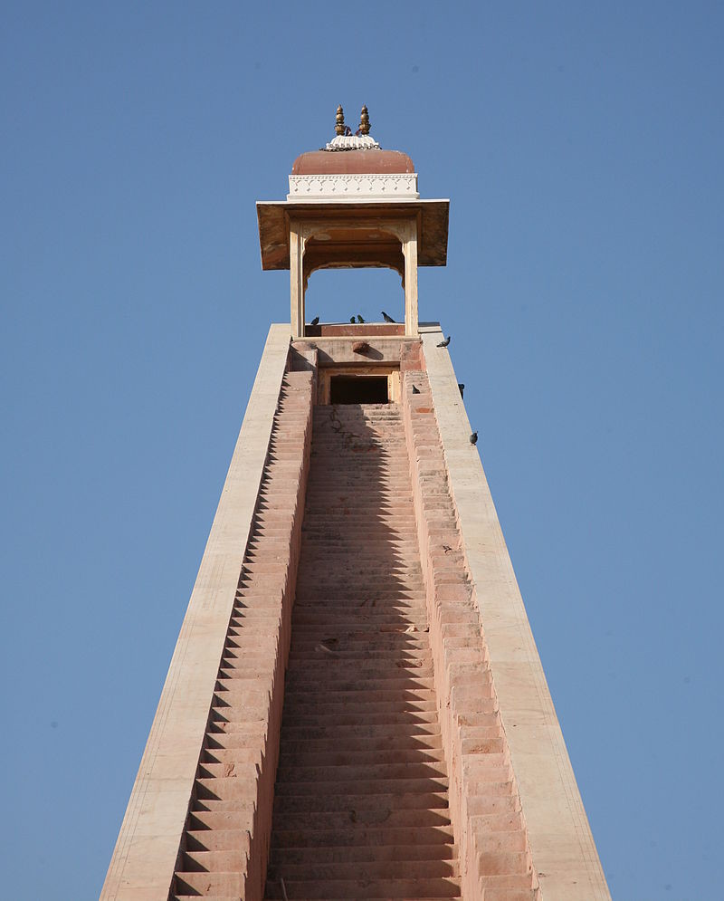 Старинная обсерватория Джантар-Мантар в Джайпуре, Индия.