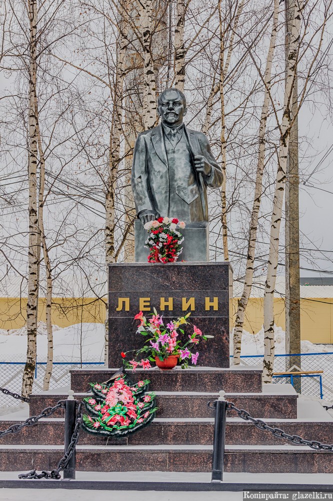 Памятник Сталину в поселке Шелангер и совхоз «Звениговский»