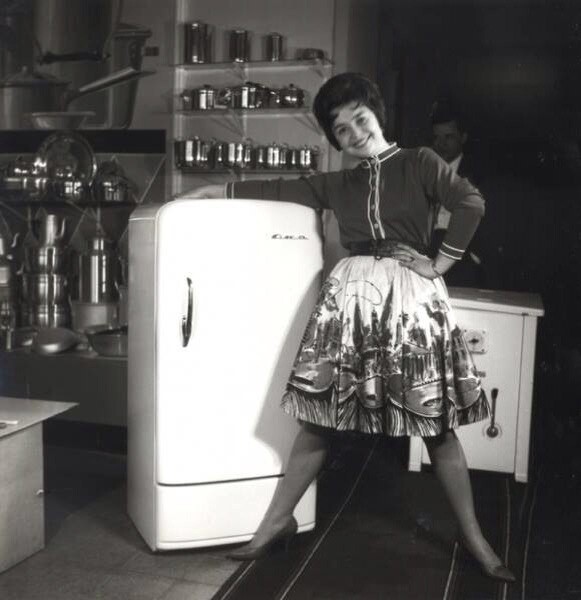 Реклама холодильника "Ока", 1960 г.