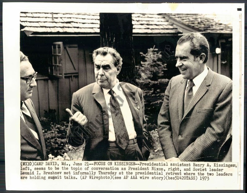 Киссинджер, Брежнев и Никсон в Кэмп-Дэвиде.