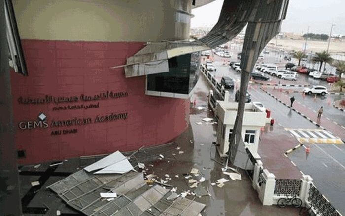 Последствия урагана в ОАЭ: Дубай и Абу-Даби затопило