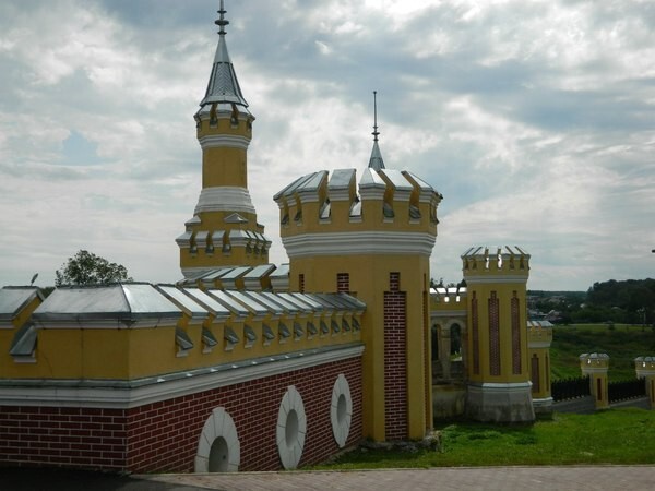 Дворец фон Дервиза в Кирицах