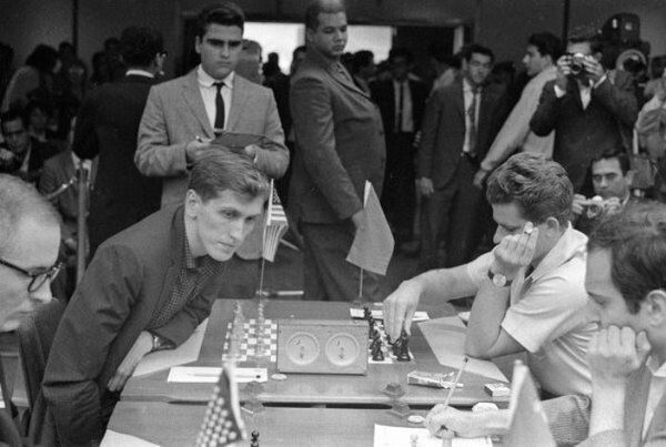 Триумф и трагедия Бобби Фишера: почему великого шахматиста в Америке считают психопатом и преступник