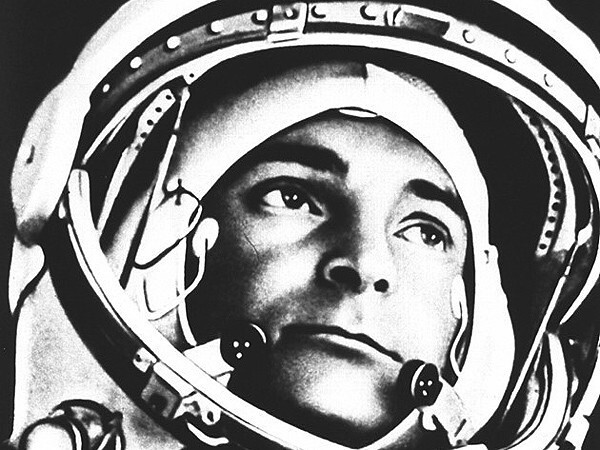 115 часов 55 минут (4 суток 22 часа 55 минут) — «Восток-5», Валерий Быковский, 14-19 июня 1963 года
